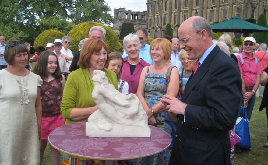 Clive Stewart-Lockhart values a sculpture of Eve by Newbury Trent.