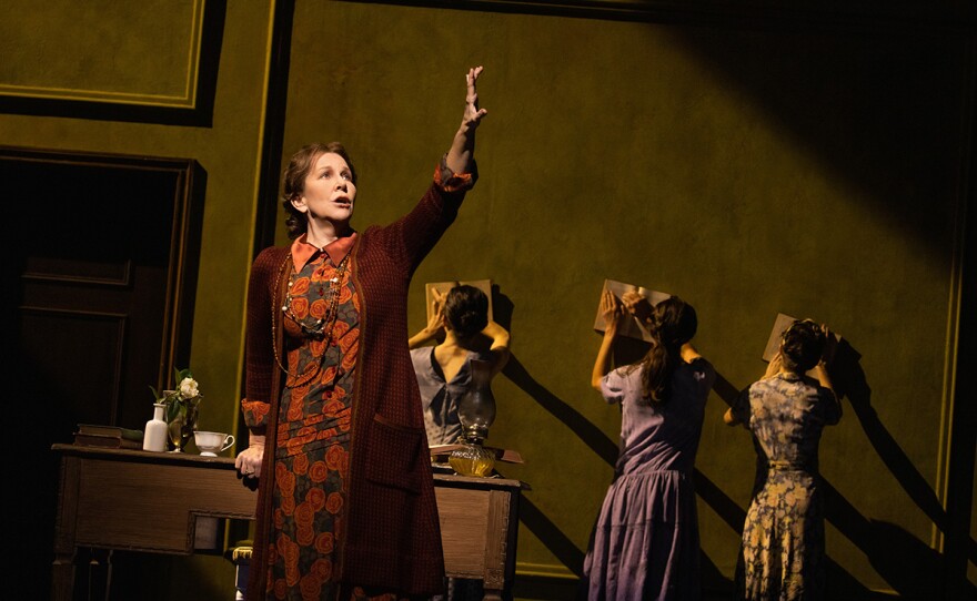 Joyce DiDonato as Virginia Woolf in Kevin Puts's "The Hours."