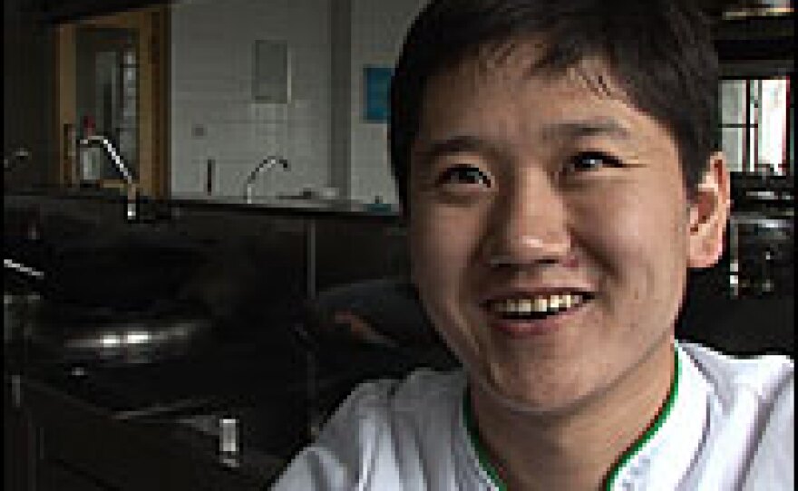 Chang Le, who goes by the English name Alex, is a second-year student at The Sichuan Higher Institute of Cuisine in Chengdu. He wants to learn be a chef overseas.
