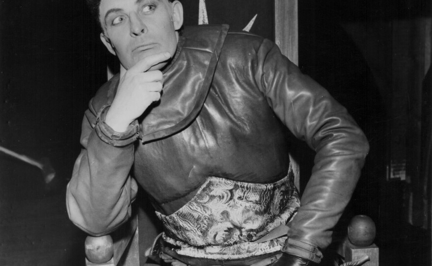 King Richard III, seen here portrayed by actor Paul Daneman in 1962, has often been described as a hunchback. A new study of his skeleton seeks to set the record straight about the monarch's condition.