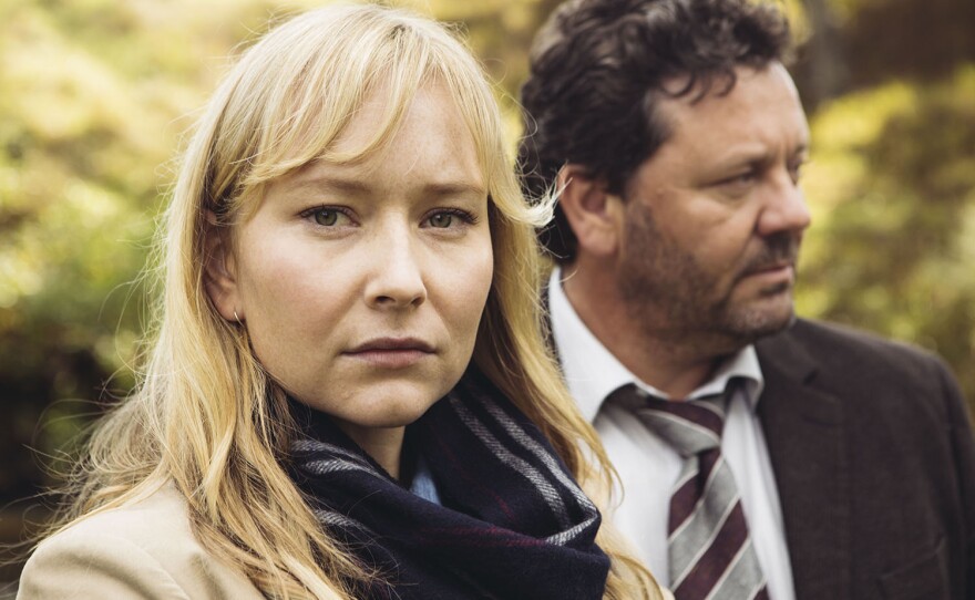 Fern Sutherland as Kristin Sims and Neill Rea as DI Mike Shepherd in BROKENWOOD MYSTERIES