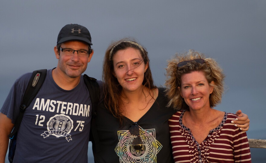 Sophie Rottenberg with her parents, Jonathan Rottenberg and Laura Reiley.