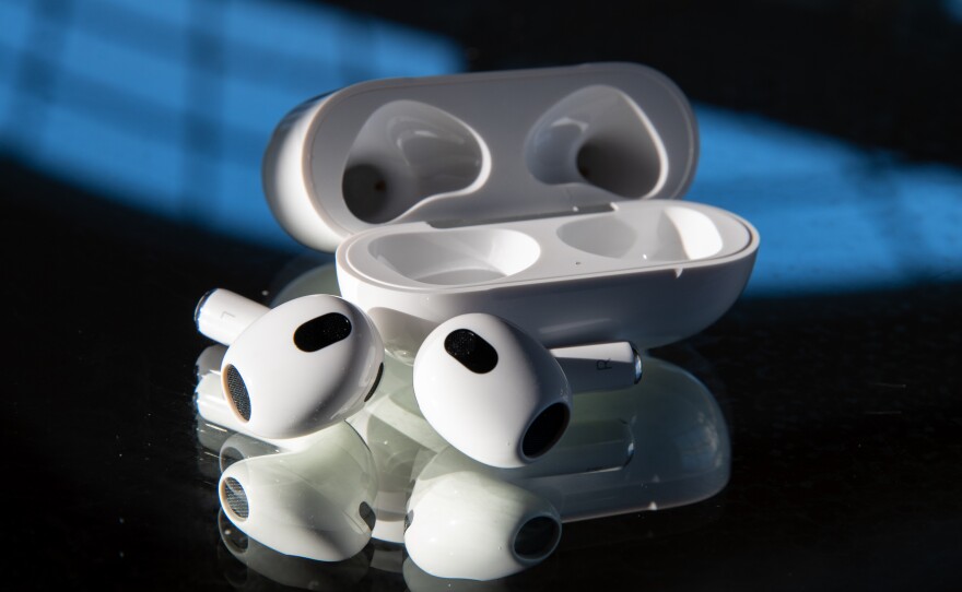 Apple AirPods (3rd generation)
