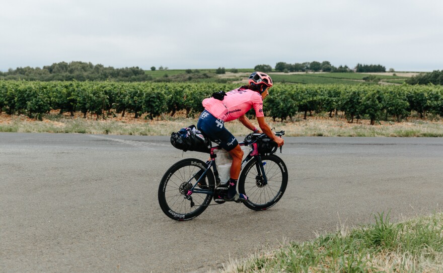 Morton rode around 200 miles most days, though sometimes much more. On the final day he rode 350 miles in about 20 and a half hours.