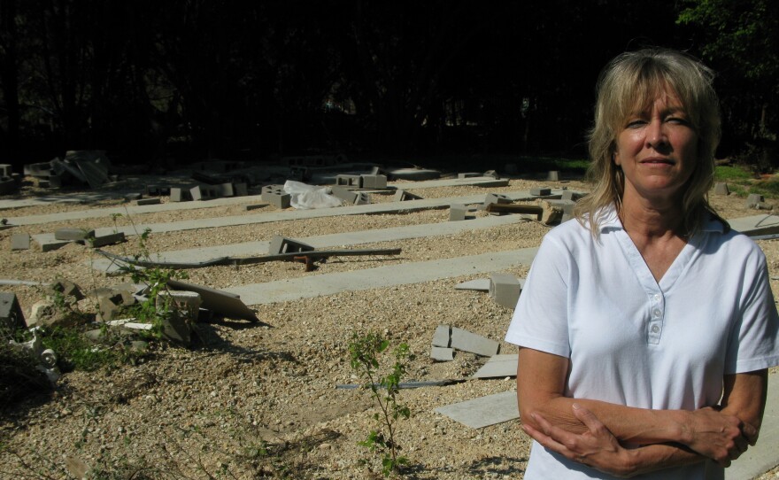 Kelly O'Keefe is usually volunteering to help others. Now she's accepting help from strangers after her home was destroyed by floods. "It's really difficult to be the one with my hand out," she says.