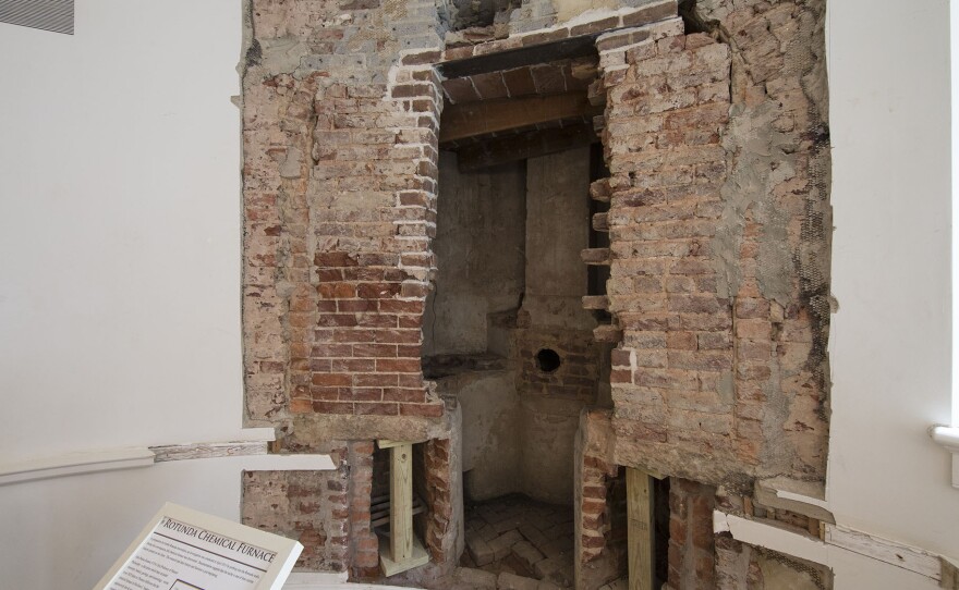 A chemical hearth recently discovered in the walls of the Rotunda at the University of Virginia dates back to its Jeffersonian origins.