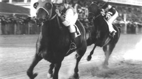 As the nation struggled to right itself in the midst of the Great Depression, Seabiscuit captured the hearts of Americans with his drive and competitive nature. His popularity grew with his 1938 head-to-head victory over triple crown winner War Admiral.