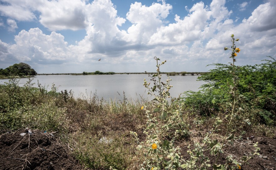 Ramanathapuram is a dry, hot region. Rainwater is harvested in kanmais, a local word for irrigation tanks and naturally occurring lakes. However, last year, because of untimely rains, one lake flooded, eating into 7 acres of prime cultivating land. The government does not compensate for this type of loss.