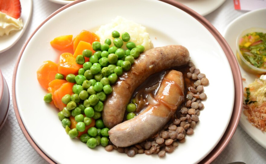 Australia: This meal, served earlier this year at a suburban Melbourne hospital, features Italian pork sausage, lentils, peas, carrots and mashed potatoes. "Regarding salt/sodium levels, I think that it might be slightly higher than regular hospital food, but definitely below that of restaurants," user avlxyz said over Flickr Mail.