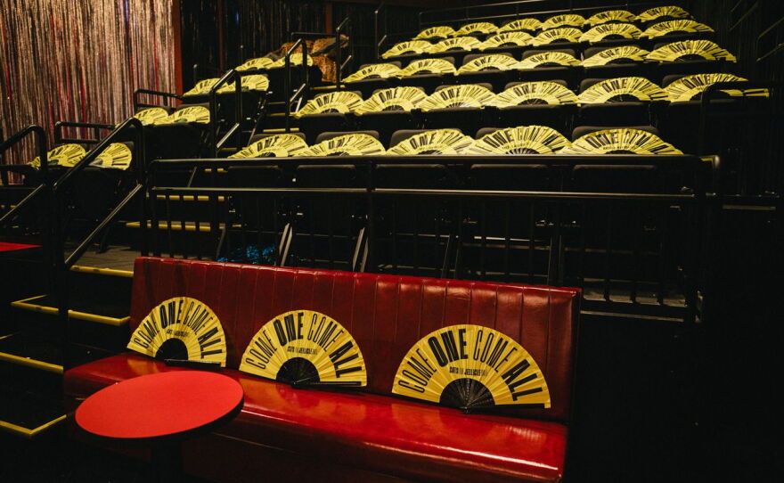 On the first night of previews, everyone in the CATS: The Jellicle Ball audience received a free fan.