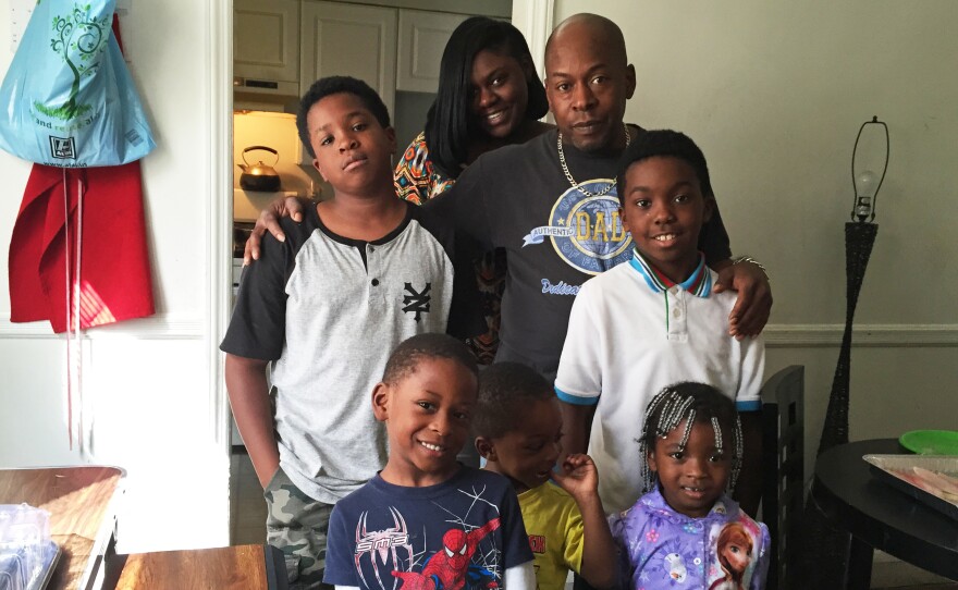 Harelle Felipa with five of his children and a granddaughter.