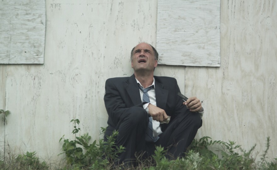 Elias Koteas stars as a businessman adrift in his own town in "3 Backyards."