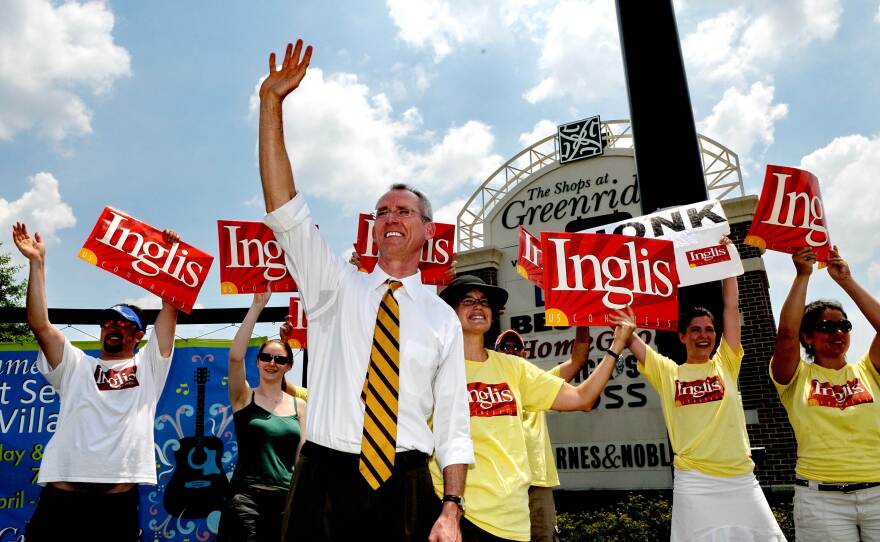 Bob Inglis campaigns on June 22, 2010. The South Carolina Republican congressman lost a primary challenge in part because he voted to support a bank bailout in 2008 during the financial crisis.