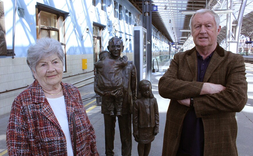 Host and rail expert Chris Tarrant (right) with Holocaust survivor Zuzana Marešová (left).
