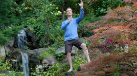 Master Qi Gong instructor Lee Holden