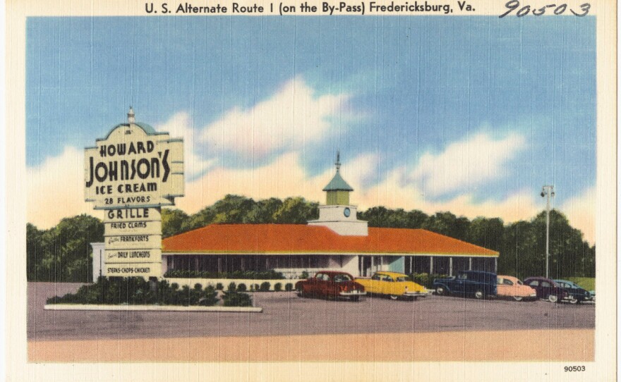 A vintage postcard shows the Howard Johnson's, or HoJo's, on U.S. Alternate Route I, in Fredericksburg, Va. The chain redefined how a broad swath of middle-class families dined on the road.