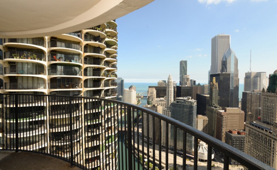 At a time when people were fleeing cities for the suburbs, Chicago’s Marina City made urban living look glamorous again and offered a new vision for struggling urban downtowns across the country.