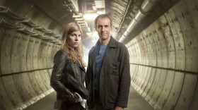 When a French politician’s body is found on the border between the UK and France, detectives Karl Roebuck (Stephen Dillane on right) and Elise Wassermann (Clémence Poésy on left) investigate on behalf of their respective countries.