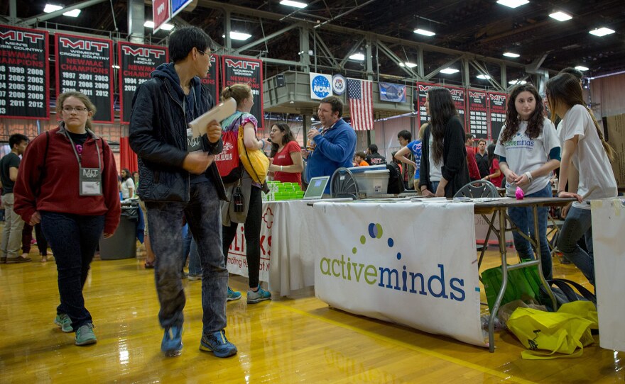 Active Minds raises awareness of their activities at MIT's campus preview weekend.