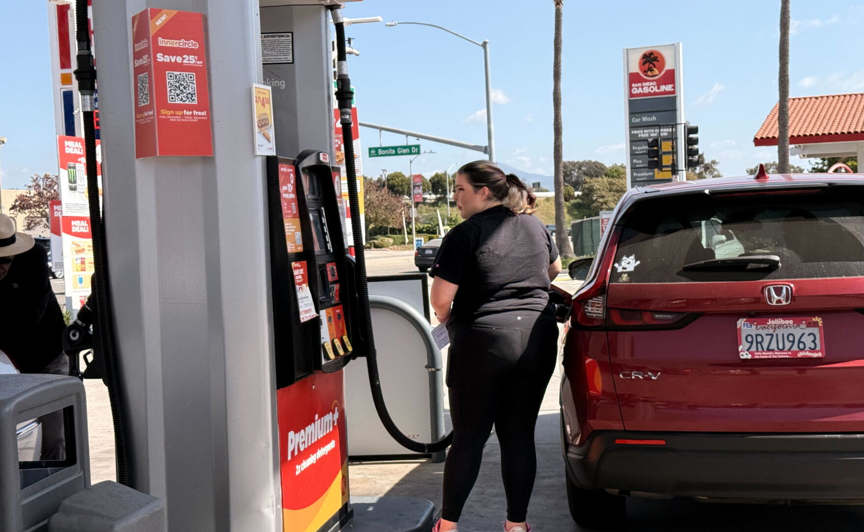 San Diego gas prices rise amid higher global oil prices | KPBS Public Media