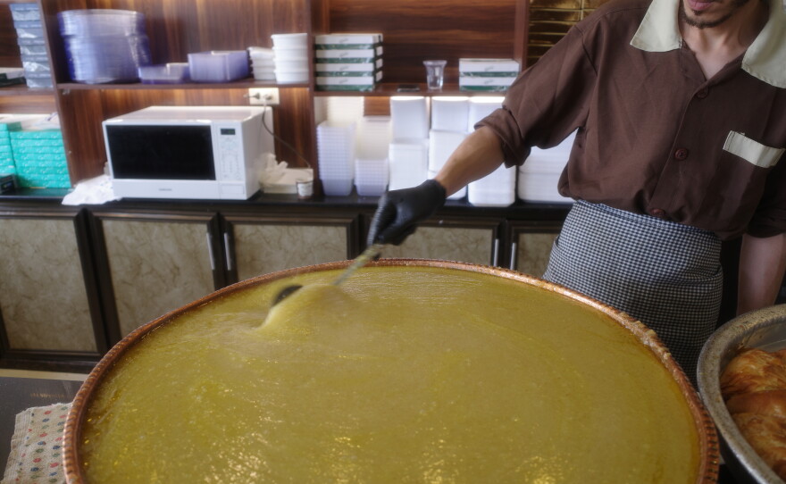 Mamounieh is a sweet, smooth pudding made of fine semolina wheat.