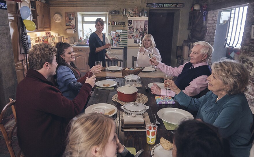 L-R GILLIAN (Nicola Walker), CAROLINE (Sarah Lancashire), ALAN (Derek Jacobi), CELIA (Anne Reid), FLORA (Issacah Hatzer), CALAMITY (Tilly Kaye), RAFF (Josh Bolt), ELLIE (Katherine Rose Morley).