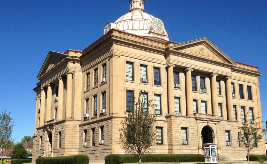 Built in 1905, this building replaced an earlier courthouse where Abraham Lincoln practiced law from 1847 to 1859.