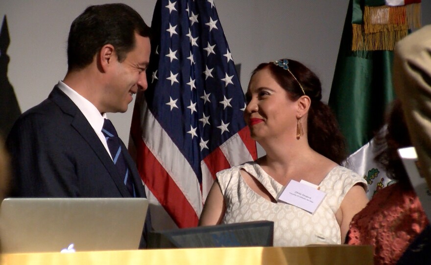 Mexico's undersecretary of external affairs, Paulo Carreno, speaks with CaliBaja Center for Resilient Materials' system director, Olivia Graeve, May 24, 2016. 