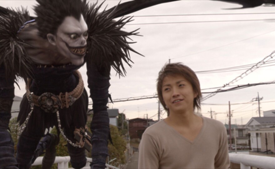Death-Light-Ryuk-closer.jpg