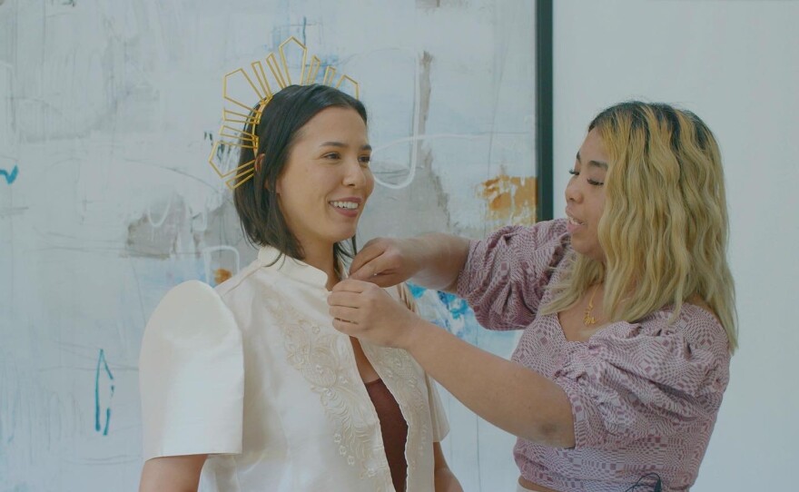 Host Rio Villa Ezell with Mariel Velicaria, a viral jewelry designer known for their sun crowns