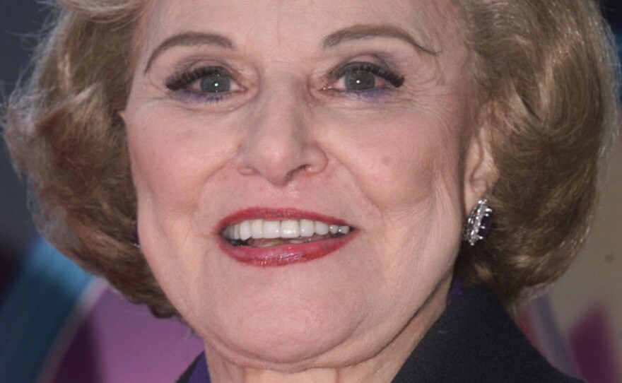 Pauline Phillips — Dear Abby — in 2001.