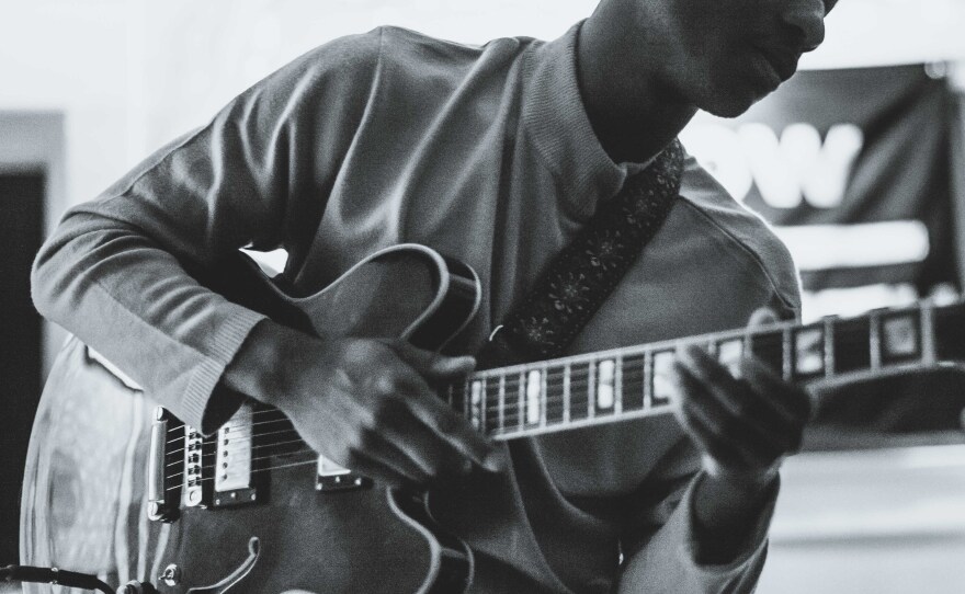 Leon Bridges.