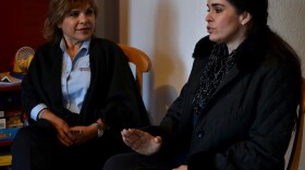 On a recent visit to La Casa del Jardin, Baja State's First Lady (and President of Patronato DIF, or the state's System for Integral Family Development) Brenda Ruacho de Vega, stopped in to speak to Alma Tucker and the girls.