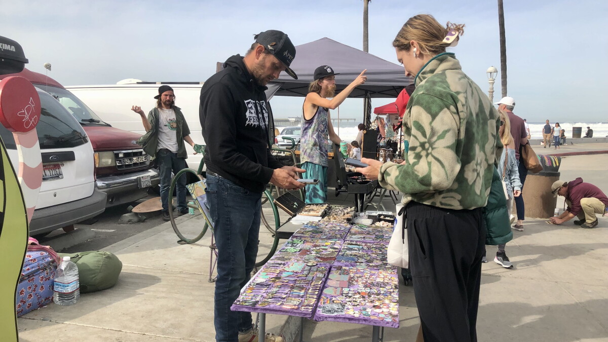 Enforcement of amended San Diego sidewalk vending ordinance to begin Friday - Vimarsana News