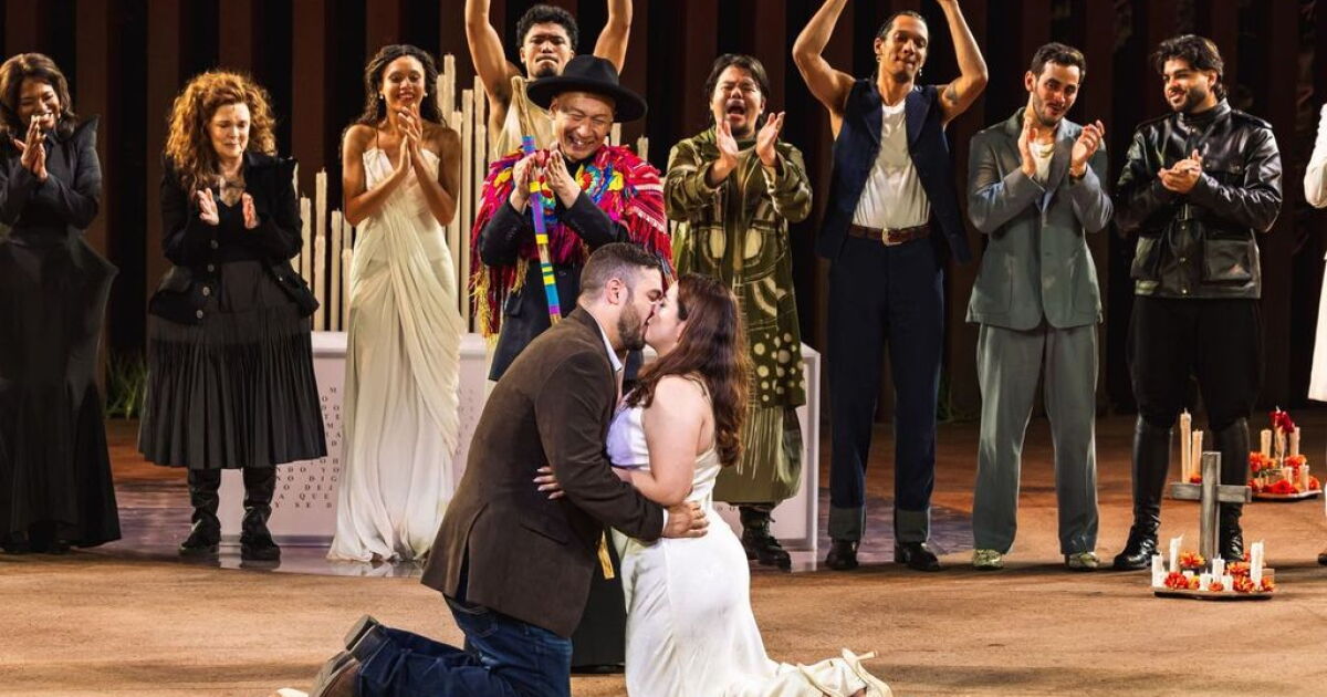 This couple got married at the end of Romeo and Juliet — and so will 31 others