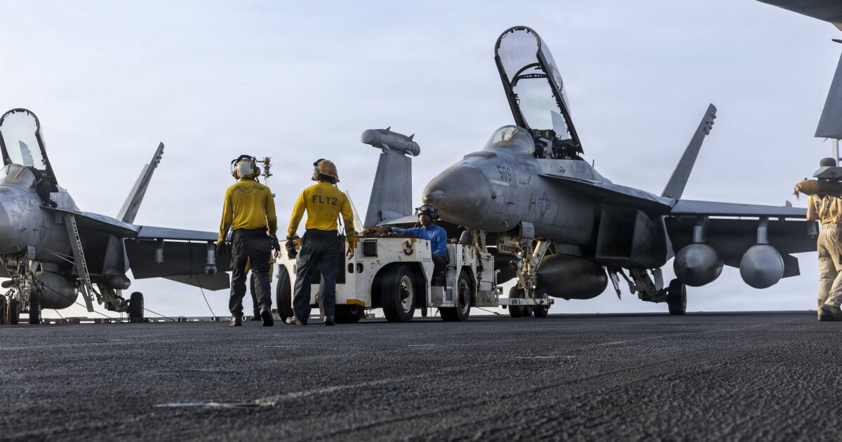 After 9 months at sea, USS Abraham Lincoln makes first port call in Thailand