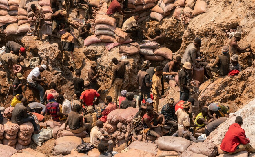 Some 20,000 people work at Shabara artisanal mine in the DRC, in shifts of 5,000 at a time. The DRC produced approximately <a href="https://www.cobaltinstitute.org/wp-content/uploads/2022/05/FINAL_Cobalt-Market-Report-2021_Cobalt-Institute-1.pdf">74%</a> of the world's cobalt in 2021.