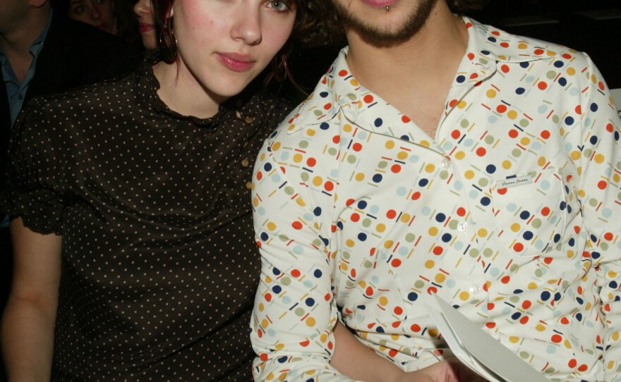 Actress Scarlett Johansson with boyfriend Jack Antonoff at the BCBG Spring 2003 fashion show during Mercedes-Benz Fashion Week in New York City. September 19, 2002.  Photo by Evan Agostini/ImageDirect