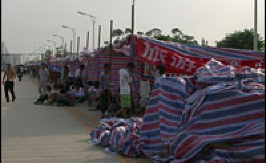 About 424,000 of the 430,000 residents of Shifang and the surrounding area are now sleeping on the streets. Most are in emergency tents erected by the government.