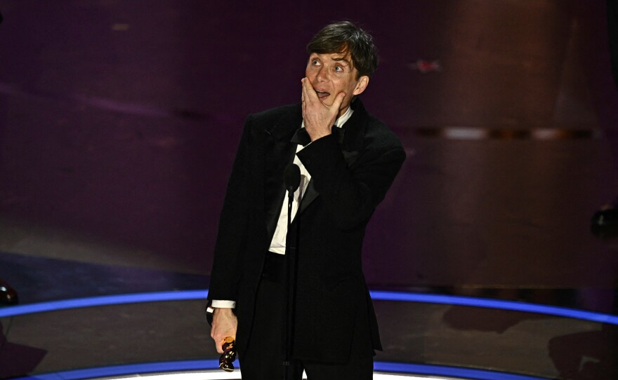 Cillian Murphy accepts the award for best actor in a leading role for <em>Oppenheimer.</em>