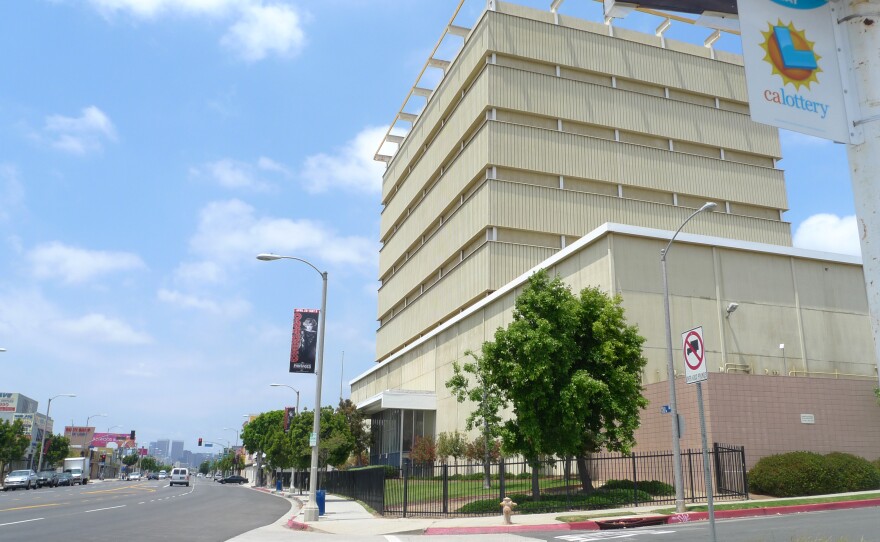 The office building at the intersection of Pico Boulevard and Genesee Avenue actually covers a working oil pump (note the lack of windows).