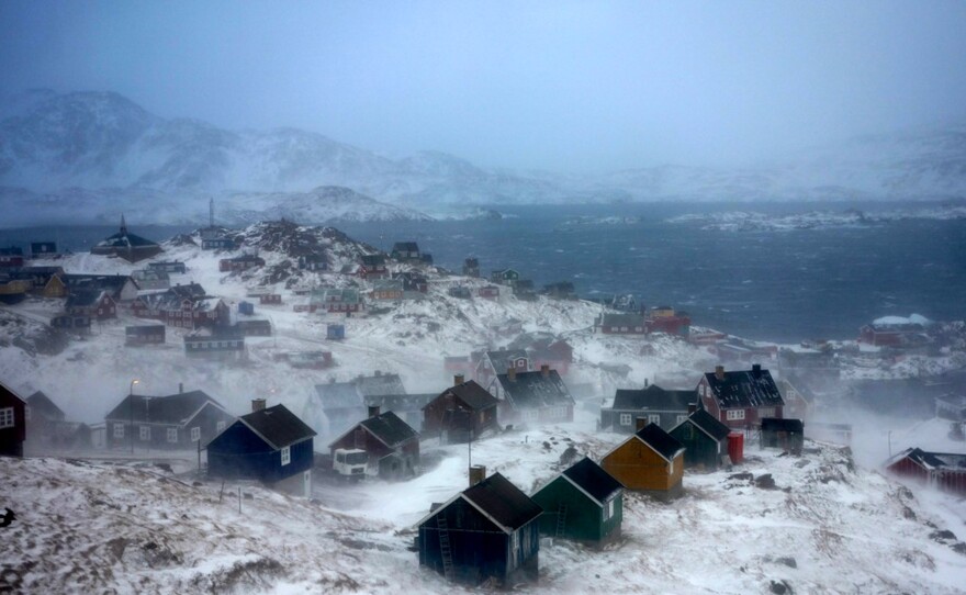 Byen Tasiilaq i Østgrønland.