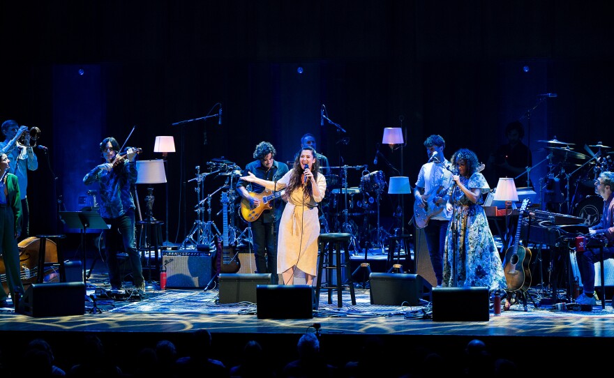 Silvia Perez Cruz, Snarky Puppy: The Family We Make