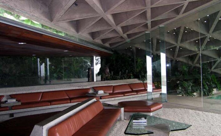 In <em>The Big Lebowski</em>, actor Jeff Bridges lounges on the built-in furniture Lautner designed for his Sheats-Goldstein House. Lautner also studded the ceiling with drinking glasses (upper right) in order to mimic the effect of sunlight shining through a forest canopy.