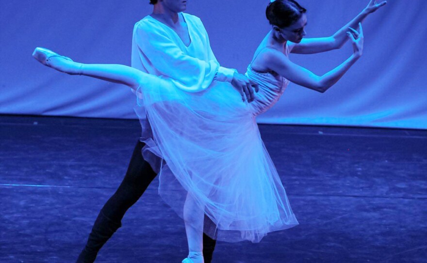 Stephanie Maiorano and Tonatiuh Gomez perform the second act of "Giselle" at a gala in Mexico in 2019.