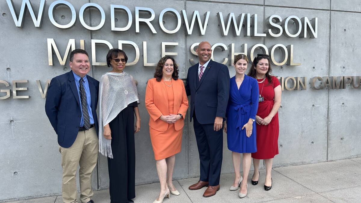 US Deputy Secretary of Education, Cindy Marten, returns to her former school for a dedication ceremony - Vimarsana News