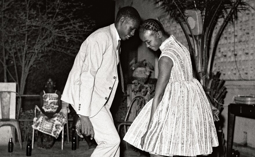 PHOTOS: Malick Sidibe Shows Mali's Youth With A Groovy 'Twist'