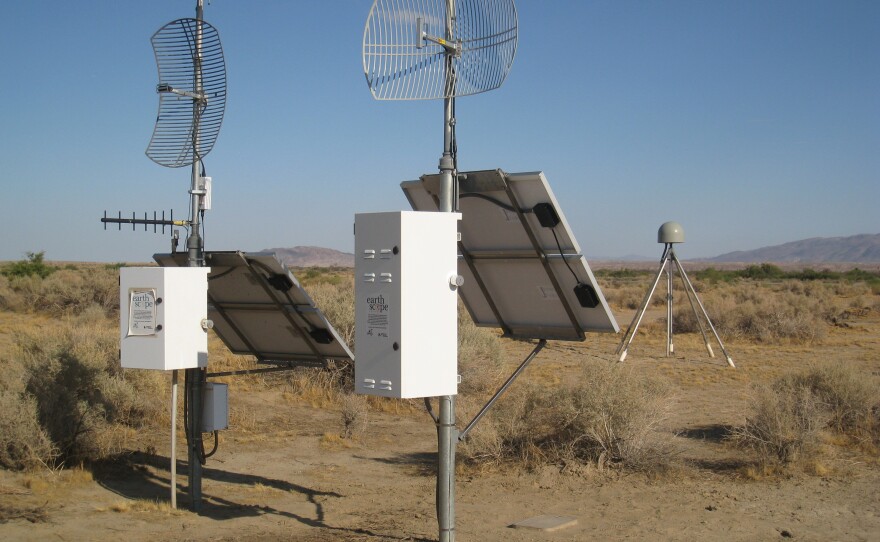A co-located GPS and Seismic station in the Borrego Valley.