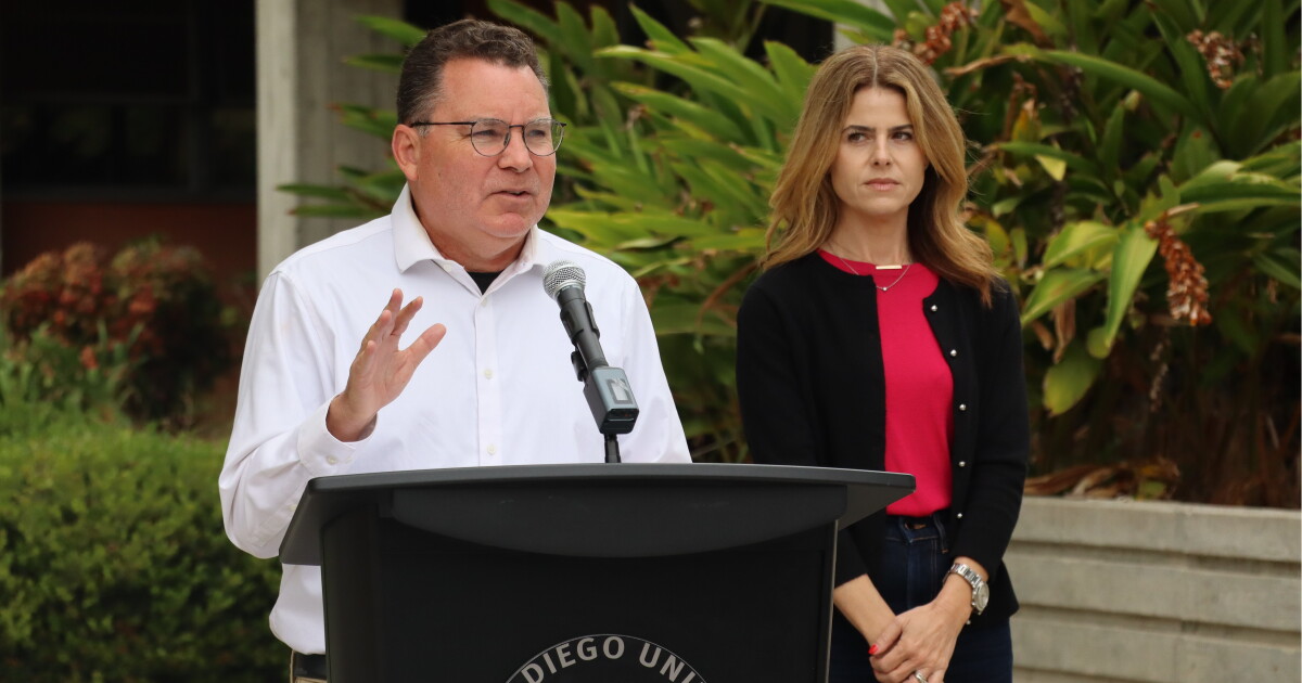 San Diego Unified leaders propose policy to limit technology in classrooms