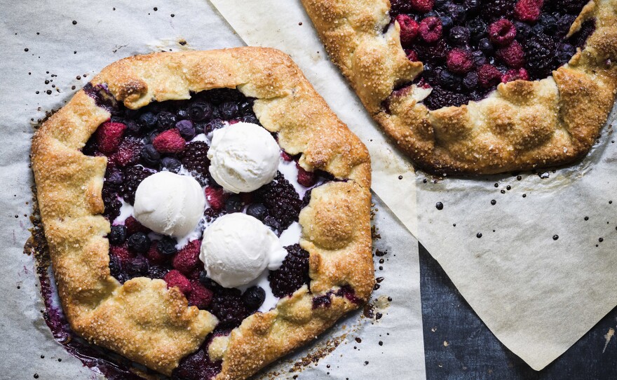 mixed berry crostata